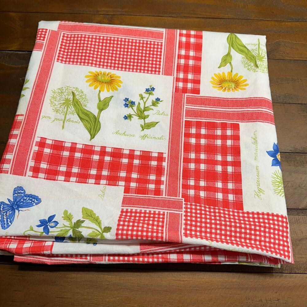 Le Cluny France Square Tablecloth Botanical Wild Flowers Red Gingham Cottage